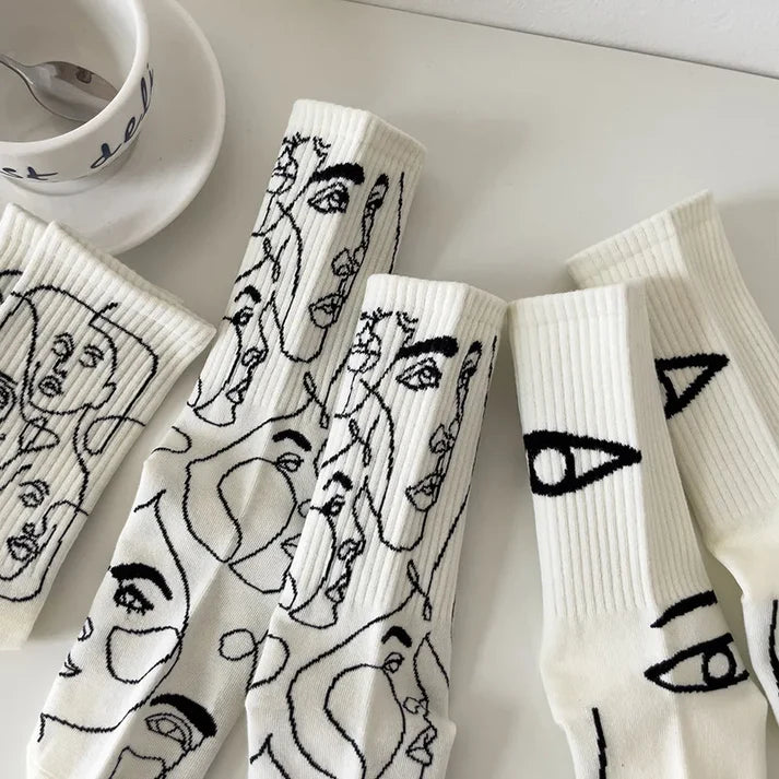 Artistic Faces™ - Abstract Line Art Socks